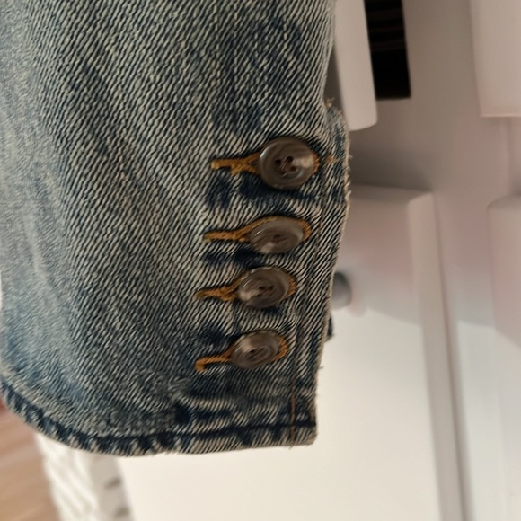 Ralph Lauren. Blue Label.  Denim blazer with horn buttons. Size 10. - Picture 3 of 8